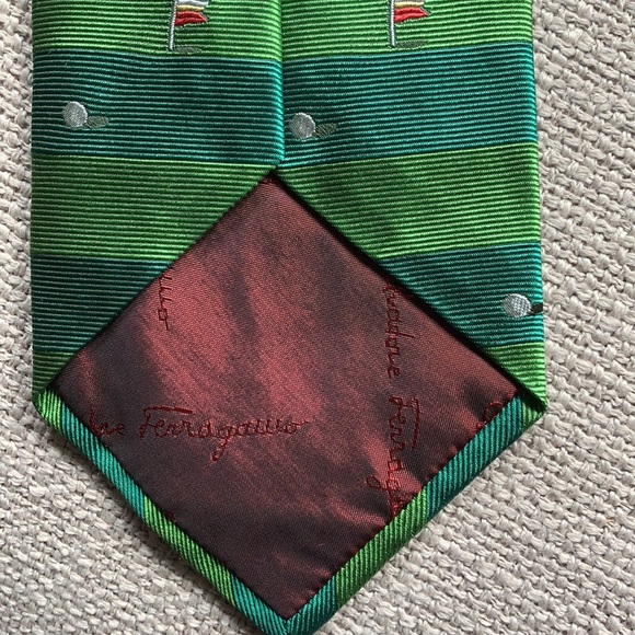 Men’s Ferragamo Golf ⛳️ Tie - Picture 6 of 6